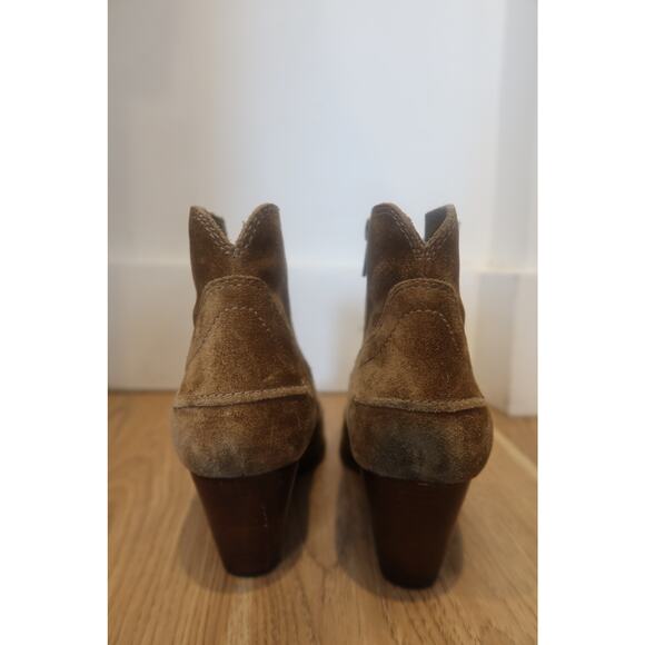 FRYE Renee Seam Short Suede in Cashew Women's Size 8 - Picture 3 of 6